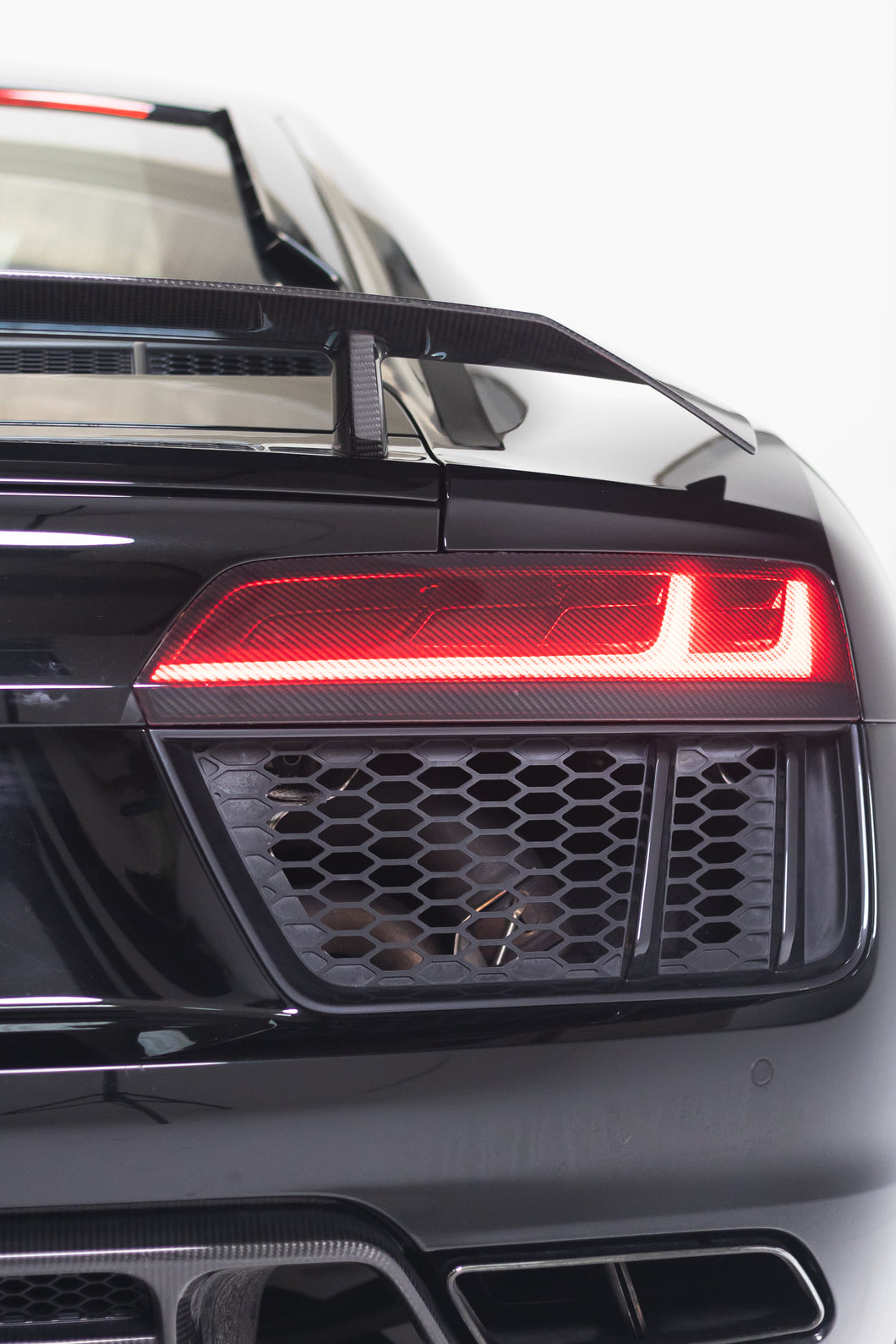 WRPD. Twill Weave Carbon - Smoke Taillight Tint